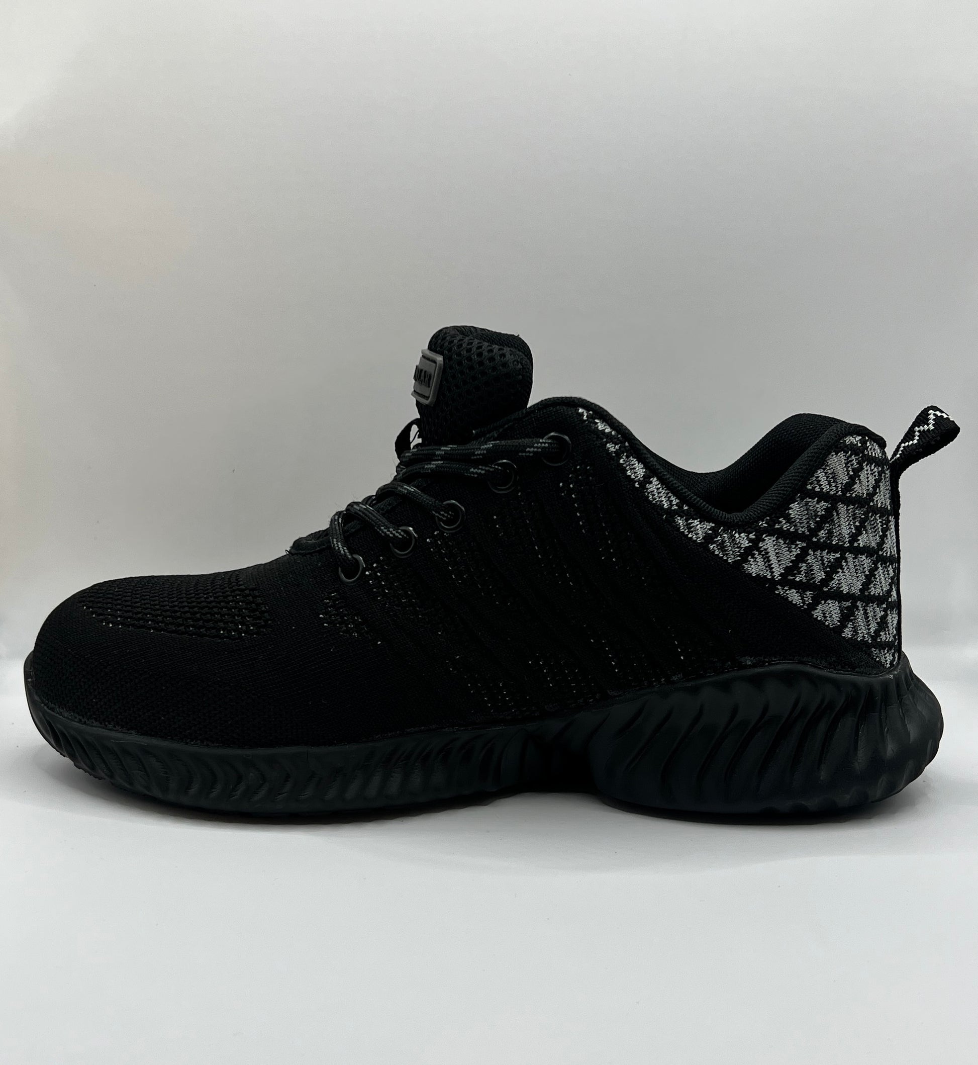 Sportlicher S3 Sicherheitsschuh in schwarzer Farbe mit grauen Akzenten