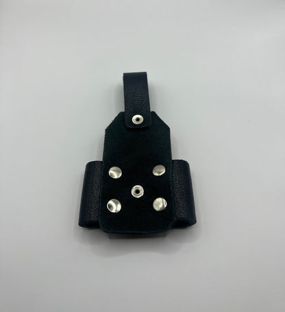 Rückseite eines schwarzen robusten Zangenhalters