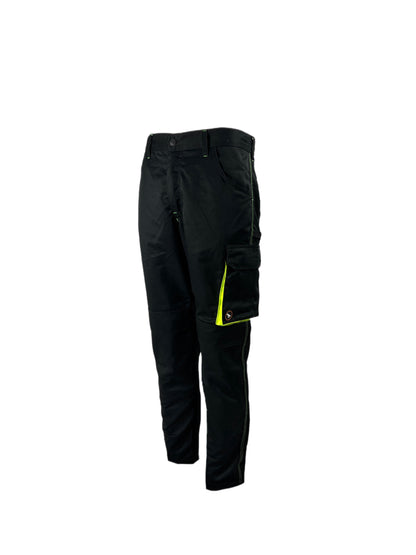Vorderansicht einer schwarzen Arbeitshose mit warngelben Akzenten